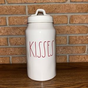 NWOT Rae Dunn KISSES Canister